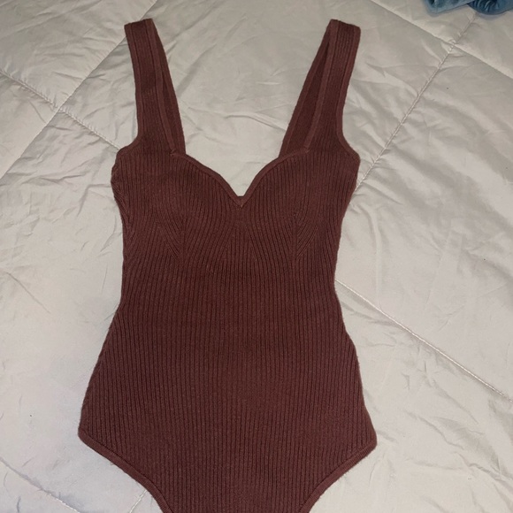 Abercrombie & Fitch Elevated Ribbed Knit Sweetheart Bodysuit - Picture 1 of 4